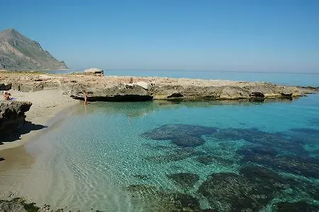 Splendida Villetta Tra Gli Ulivi, Al Mare 度假居 卡斯泰卢佐