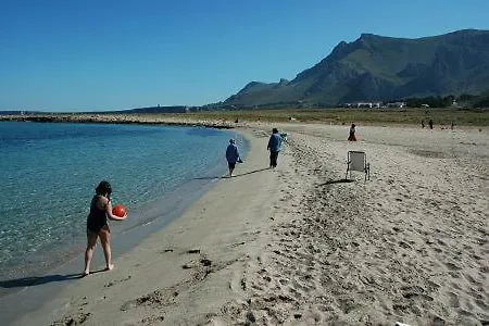 Splendida Villetta Tra Gli Ulivi, Al Mare 度假居