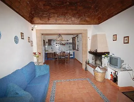 Splendida Villetta Tra Gli Ulivi, Al Mare * 卡斯泰卢佐