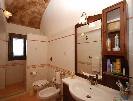 Splendida Villetta Tra Gli Ulivi, Al Mare 度假居 *